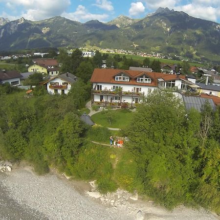 Pension Beim Kruemmling Reutte Exterior foto