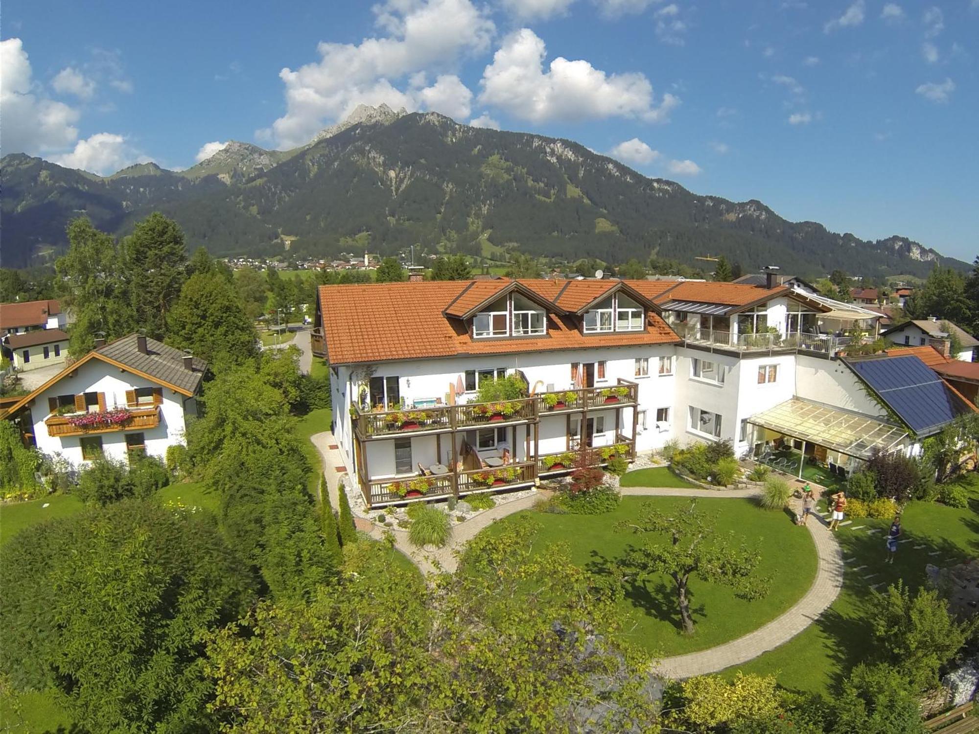 Pension Beim Kruemmling Reutte Exterior foto